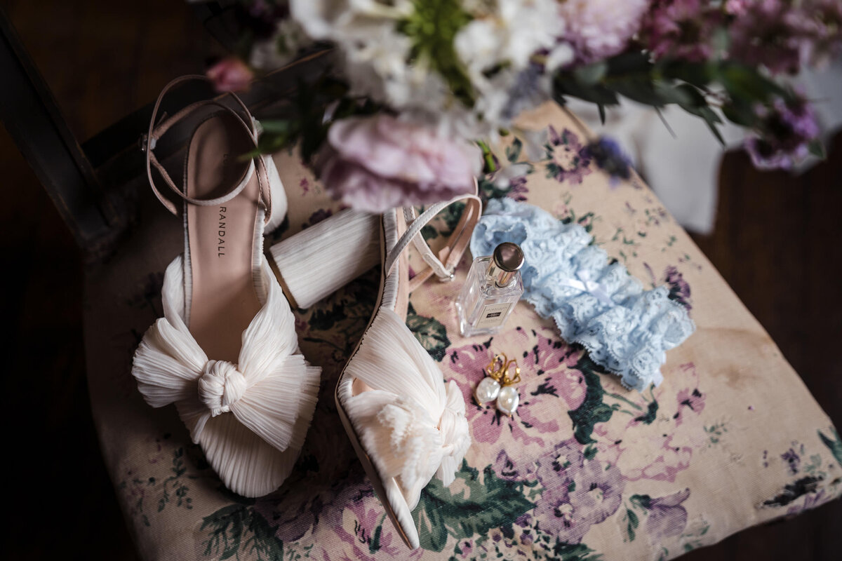 timless-walcot-hall-wedding-photography-052