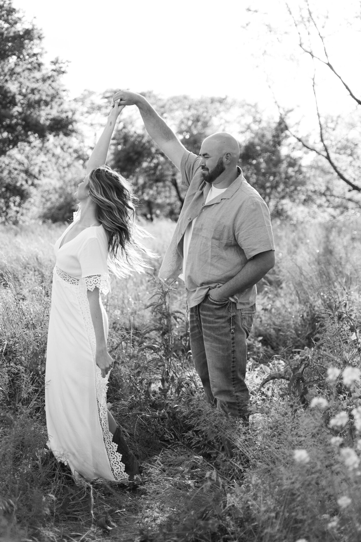 Taylor Elizabeth Photography Weddings and Lifetyle Photographer in Indiana Engagement Photo 3
