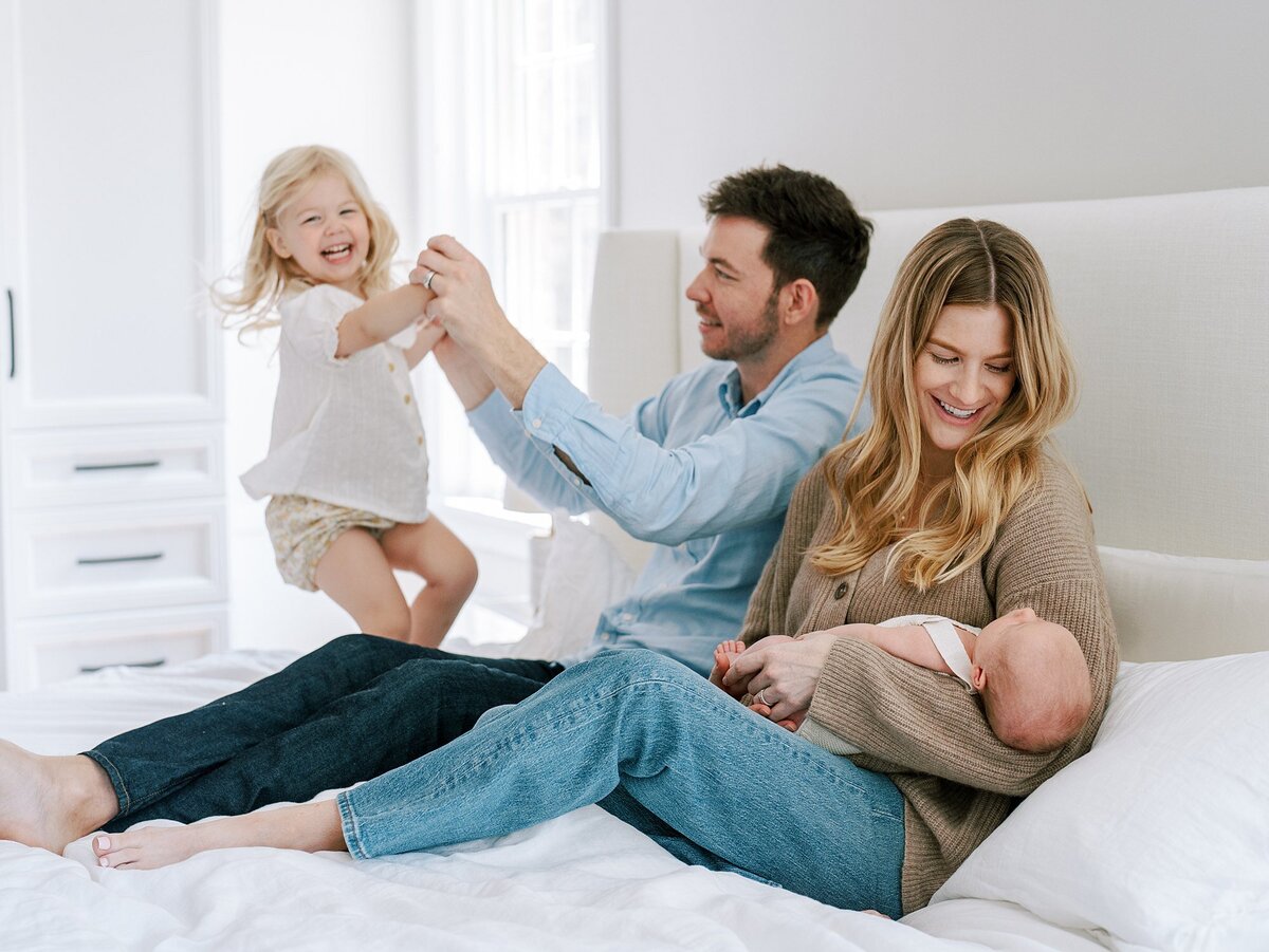 modern-indoor-newborn-richmond-va-photos-amy-nicole-photography-0044
