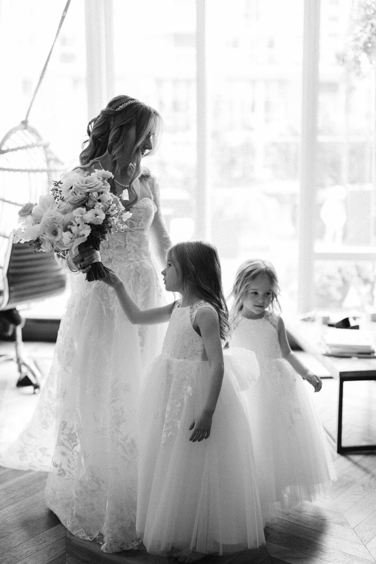 Shangri-La-Hotel-Toronto-Wedding_Editorial-Wedding-Photographer0020
