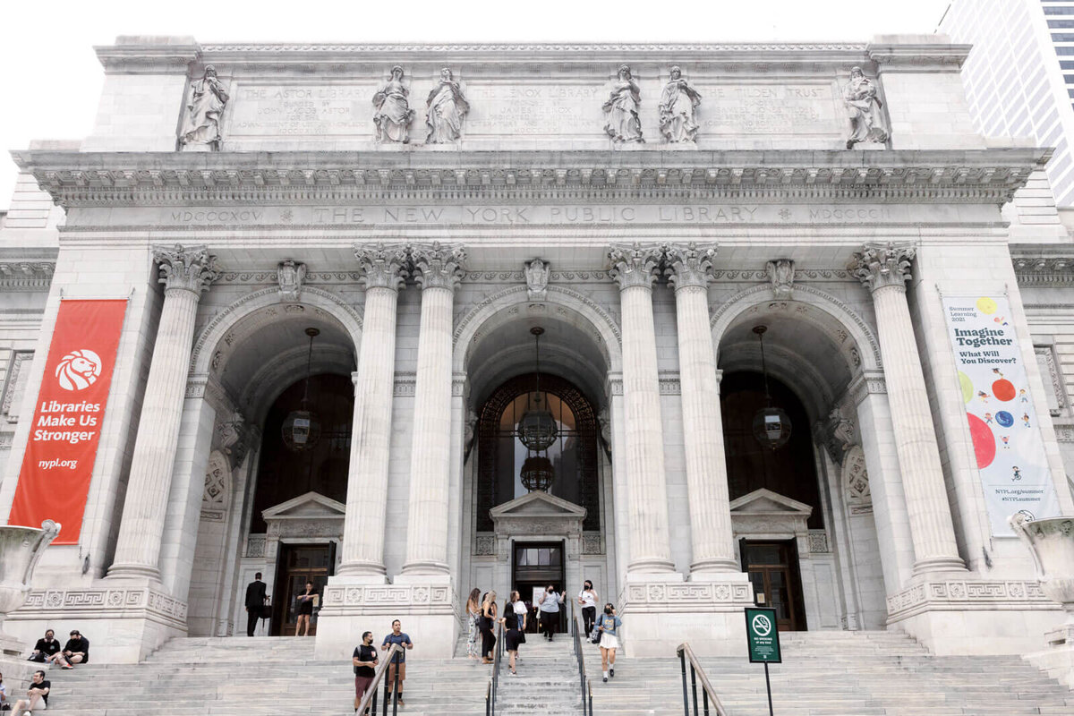 The magnificent entrance of the New York Public Library, NYC. Image by Jenny Fu Studio