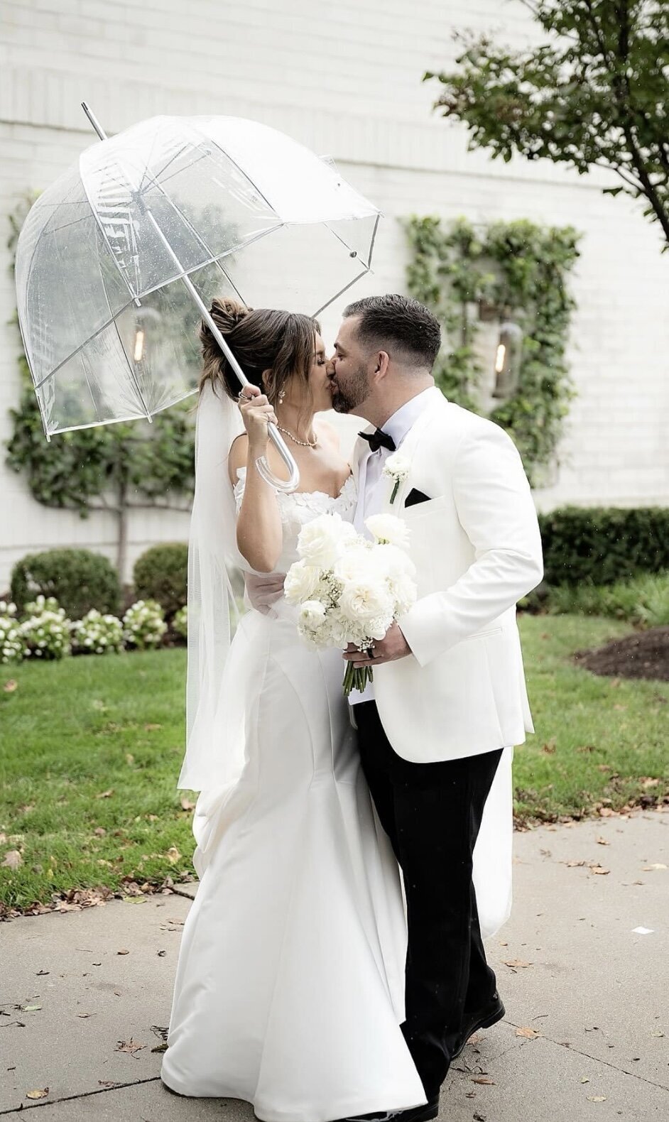 Indiana_Michigan_Wedding Planner_Carmel_Ritz Charles_Estate_Bridal Fashion_Editorial_The Couple