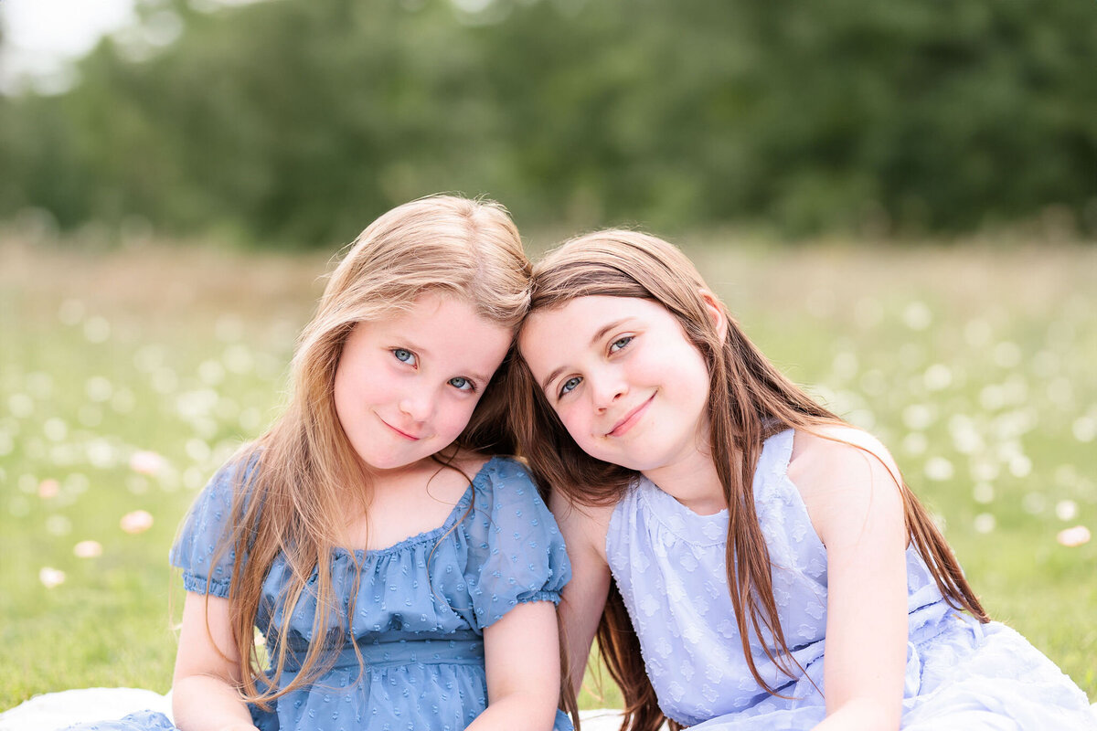 main-line-family-photographer-girls-sitting-portrait