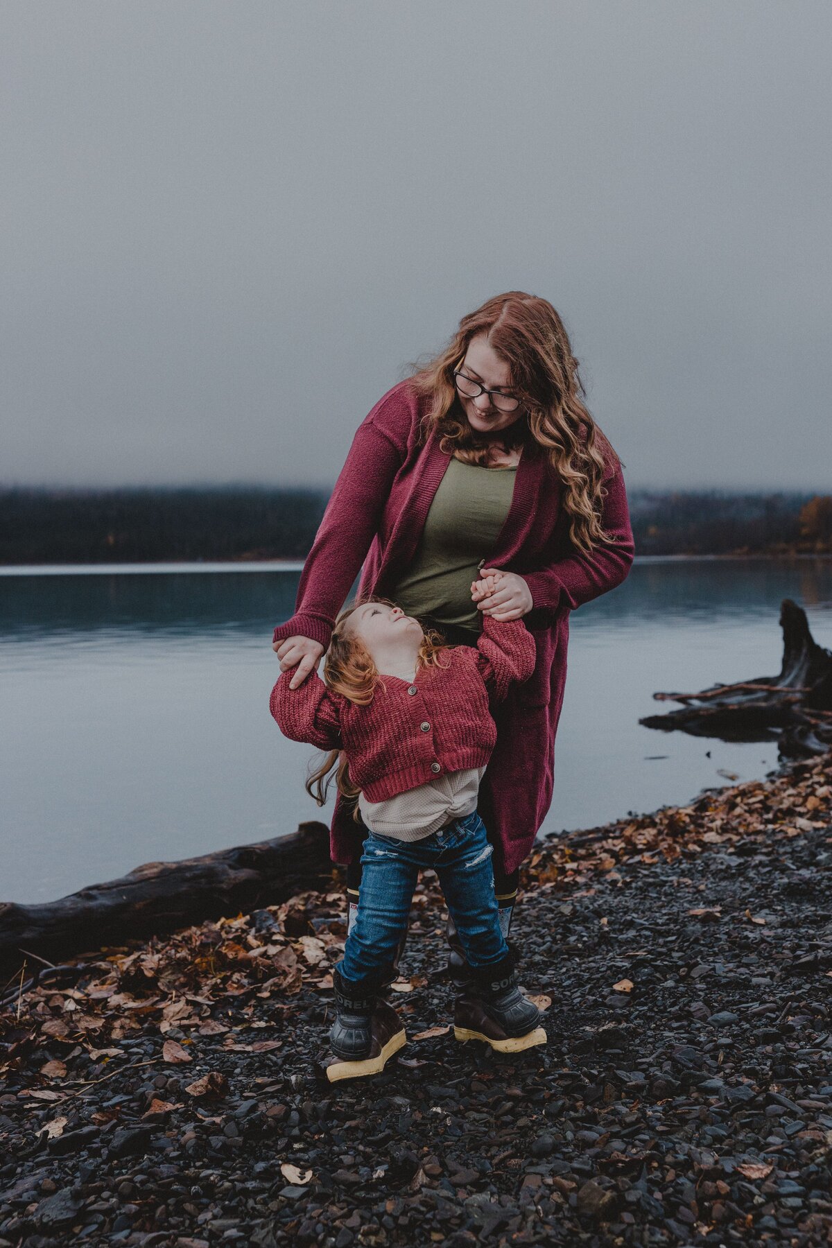 9L0A1564Alaska_EklutnaLake_FamilySession