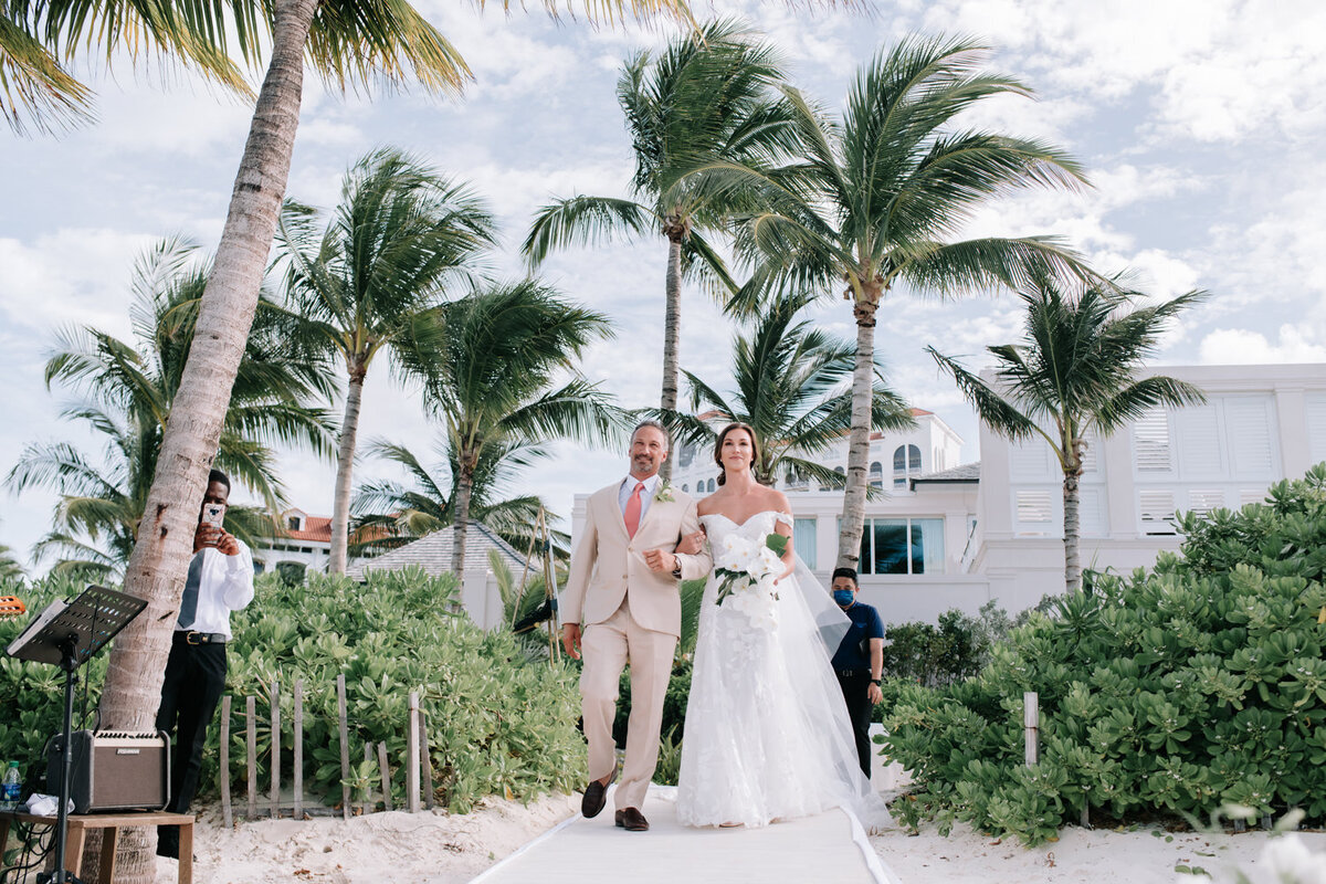 the-rosewood-baha-mar-luxury-bahamas-wedding-photos-lyndah-wells-photography-ashley-ryan-13