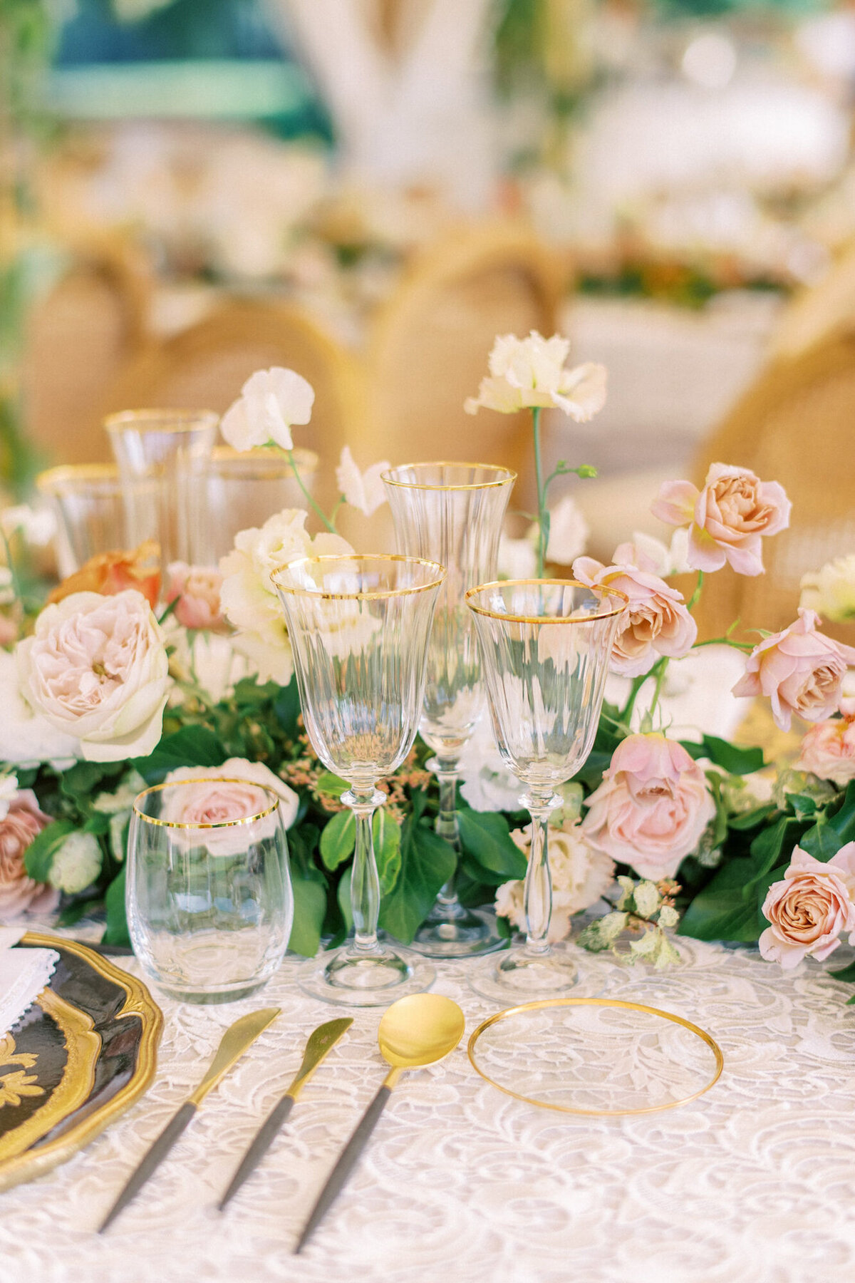 Maïlys Fortune Photography Husband Wife Wedding Weddings Photography France Switzerland Italy Timeless Dreamy Imagery Bilingual French English Destination Weddings Destination Wedding Provence French Riviera Paris Lake Como Tuscany130