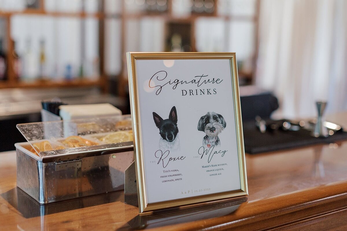 signature-cocktail-dog-signage