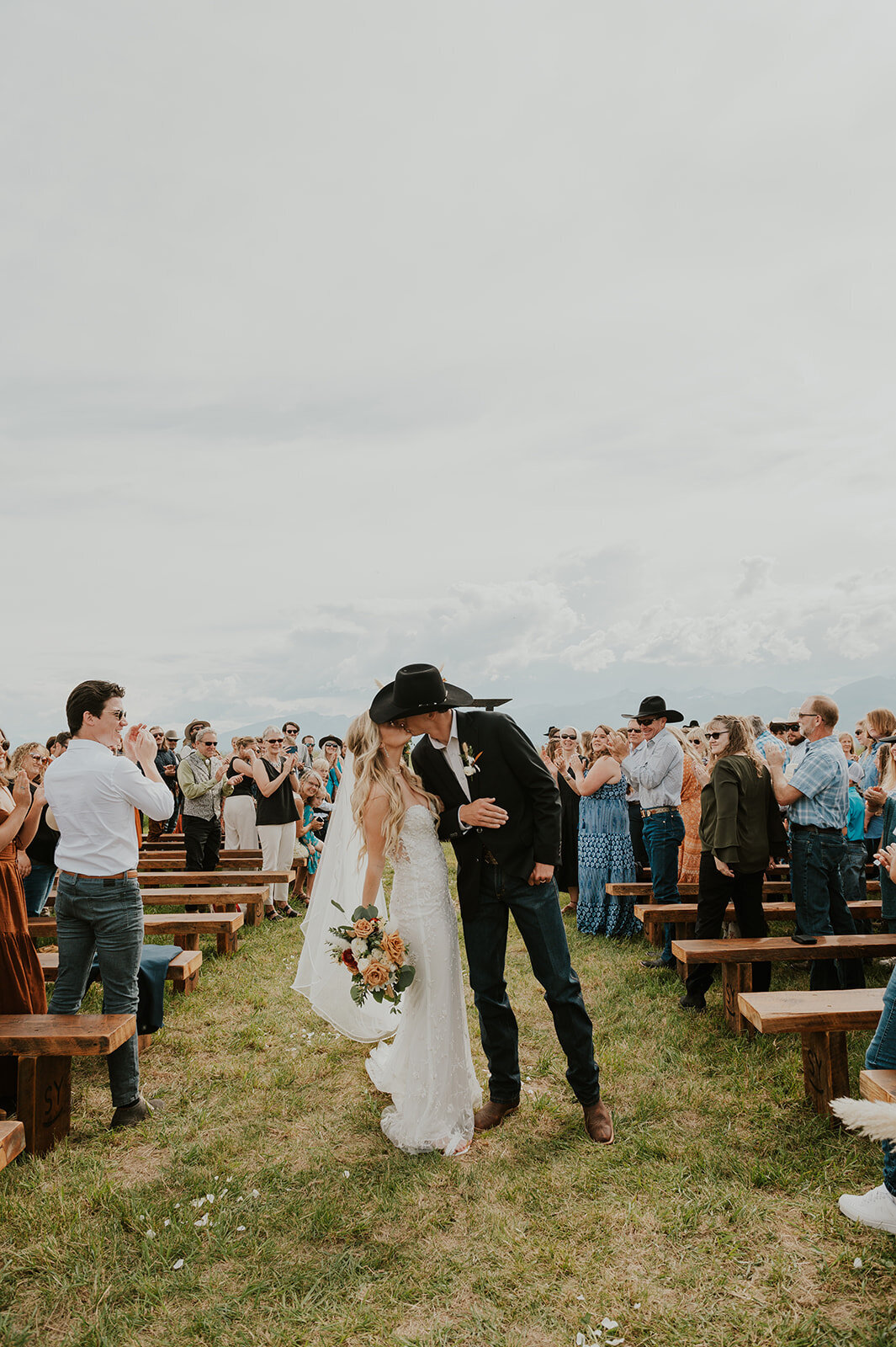 presley-gray-luxury-montana-wedding1198