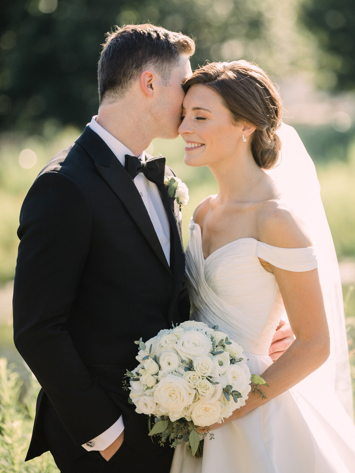 A bride and groom portrait on a wedding day in Chicago