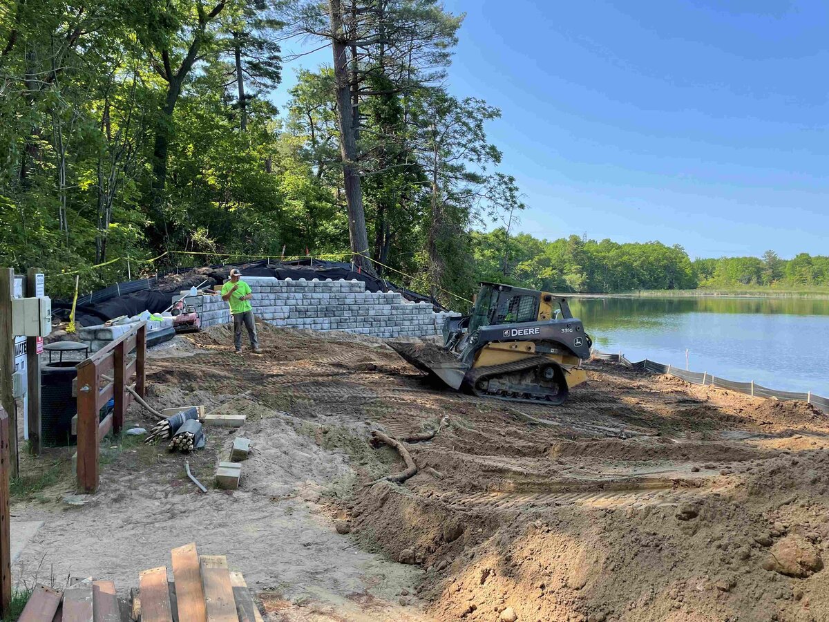 lake-orion-beach-redi-rock-retaining-wall-site-development