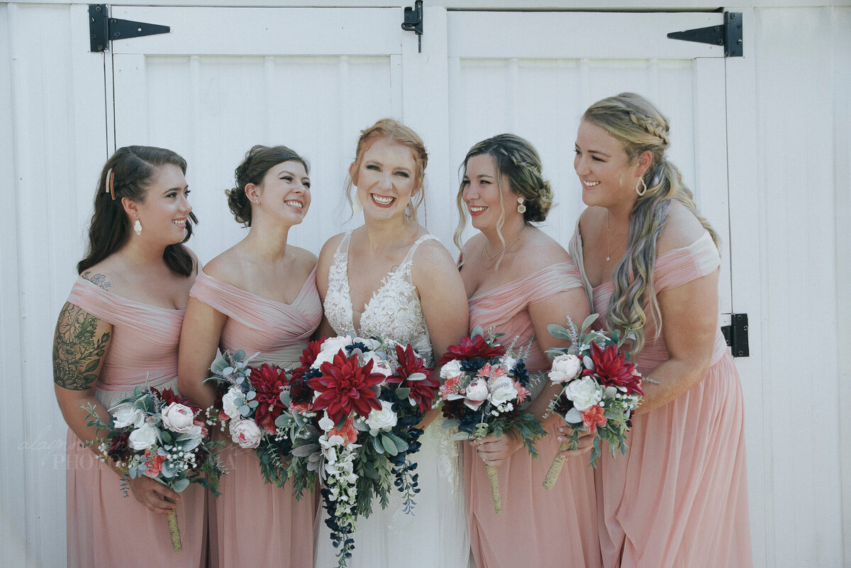 bridal party _ alaynna ann schwartz _ harpors vinyard _ iowa photographer _ playlife photography_0021