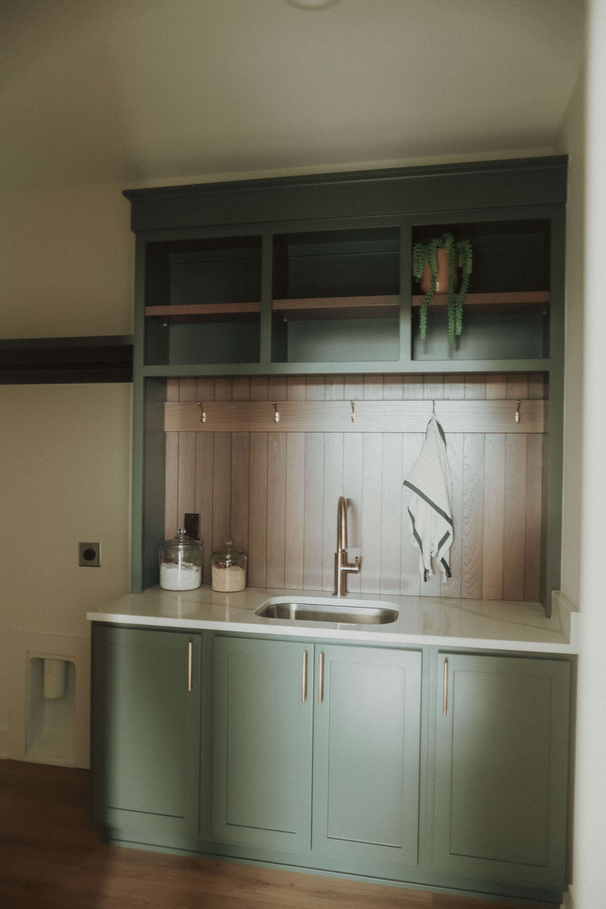 3029-Laundry-Grimes-Central-Iowa-Custom-Home-JRL-Builders-3F1A4570