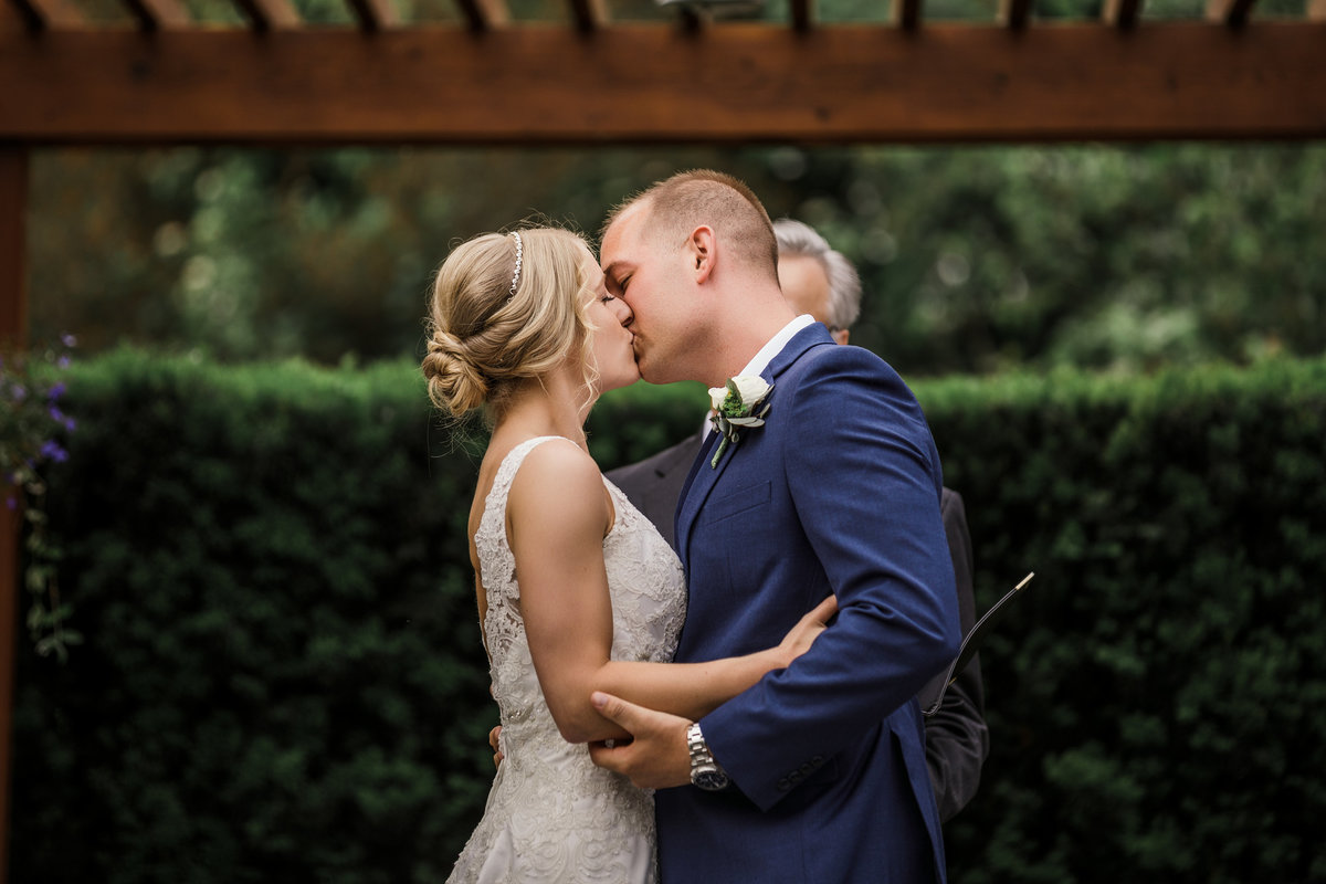 Woodinville-Wedding-Photographer-Willows-Lodge-73