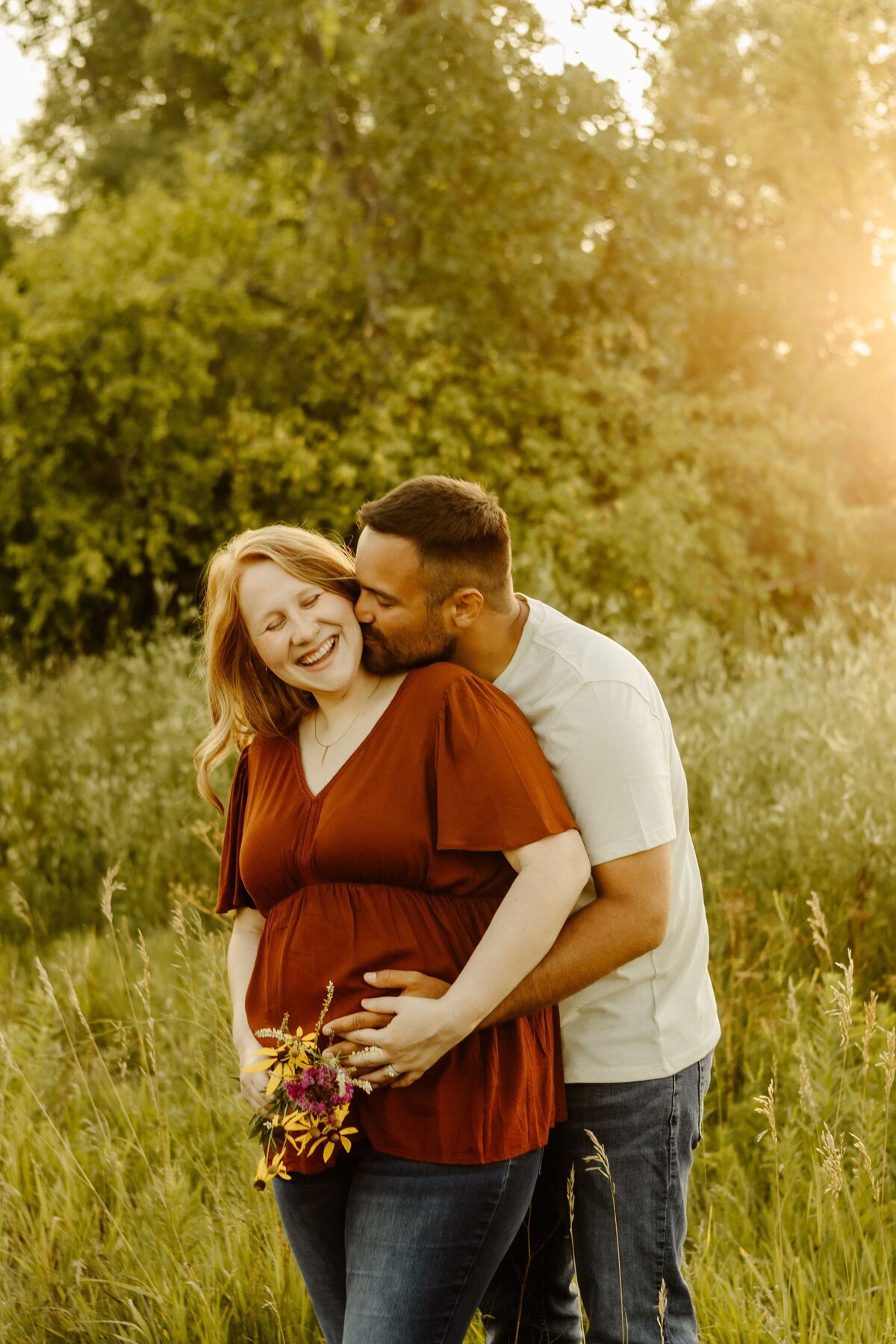 midwest-maternity-wildflower-session-9