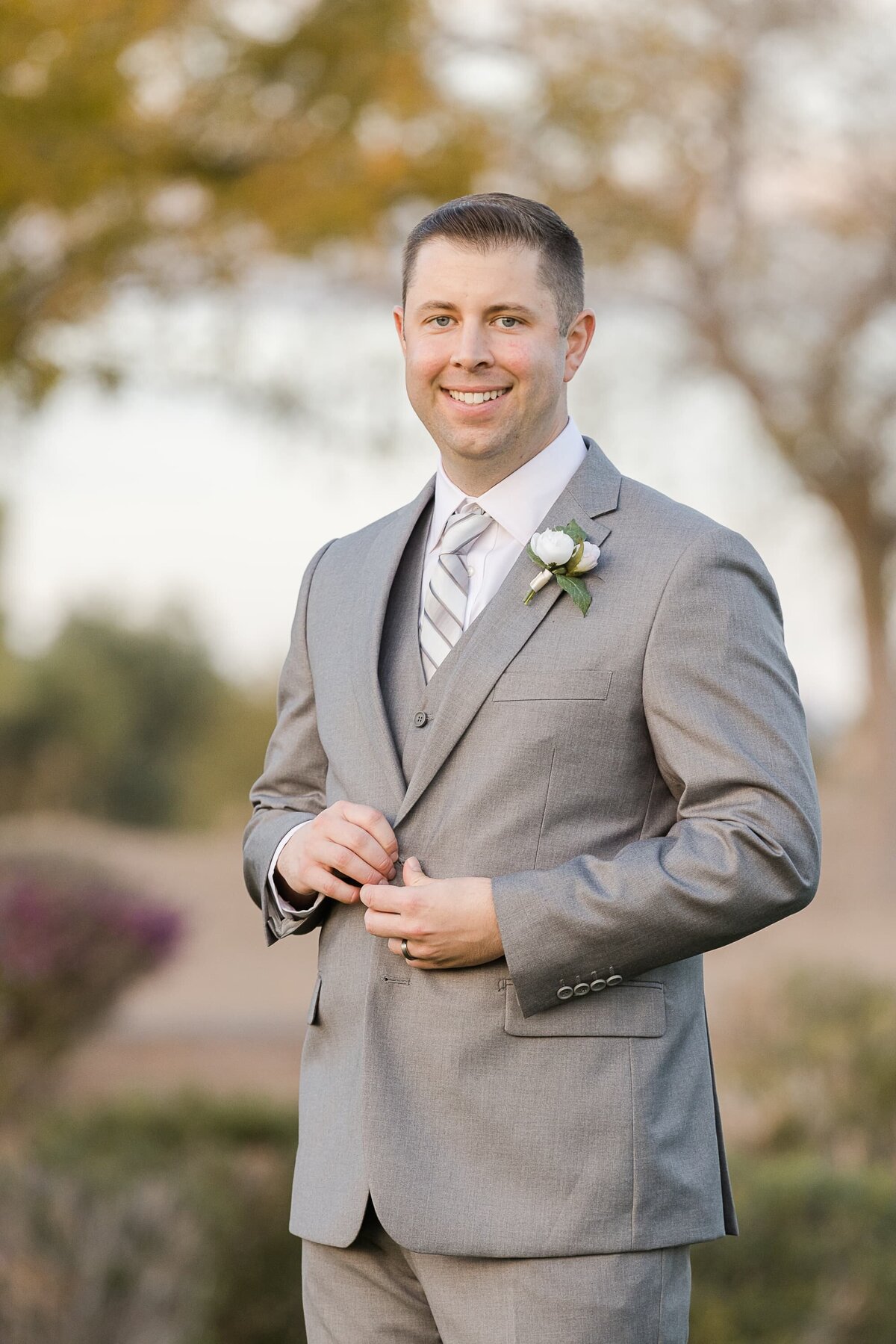 Scottsdale-Wedding-Photographer-Gainey-Ranch-Groom-1604