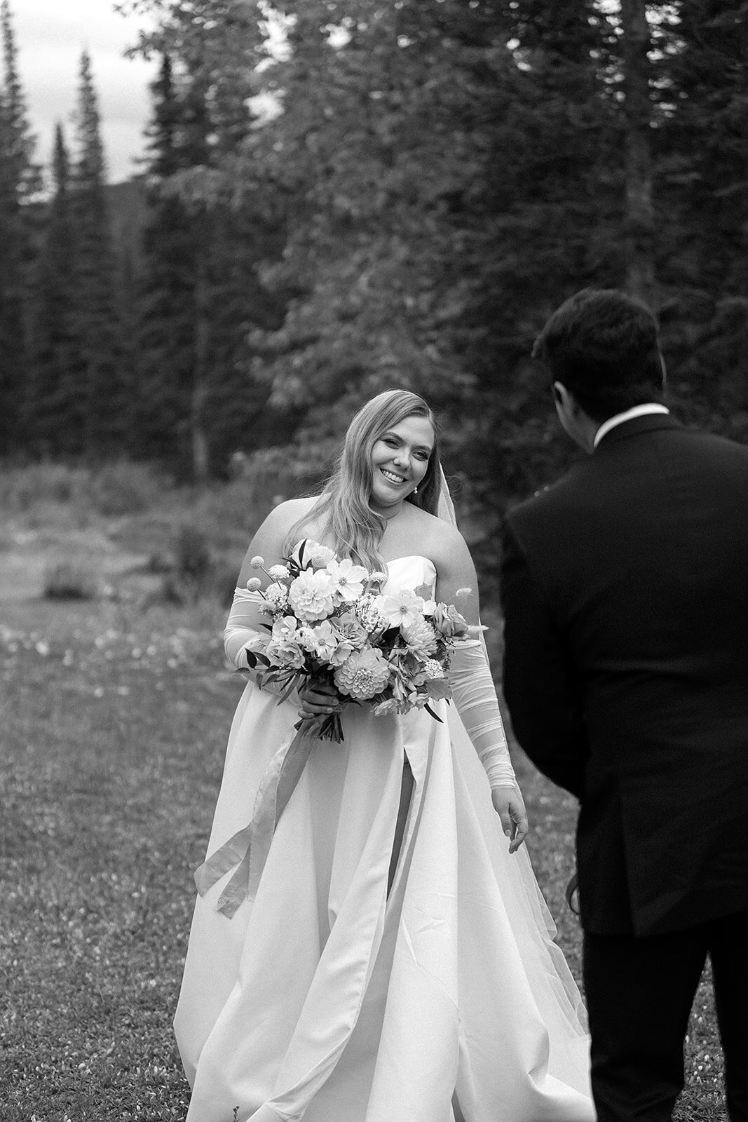 LM_Bragg_Creek_River_Cafe_Wedding21