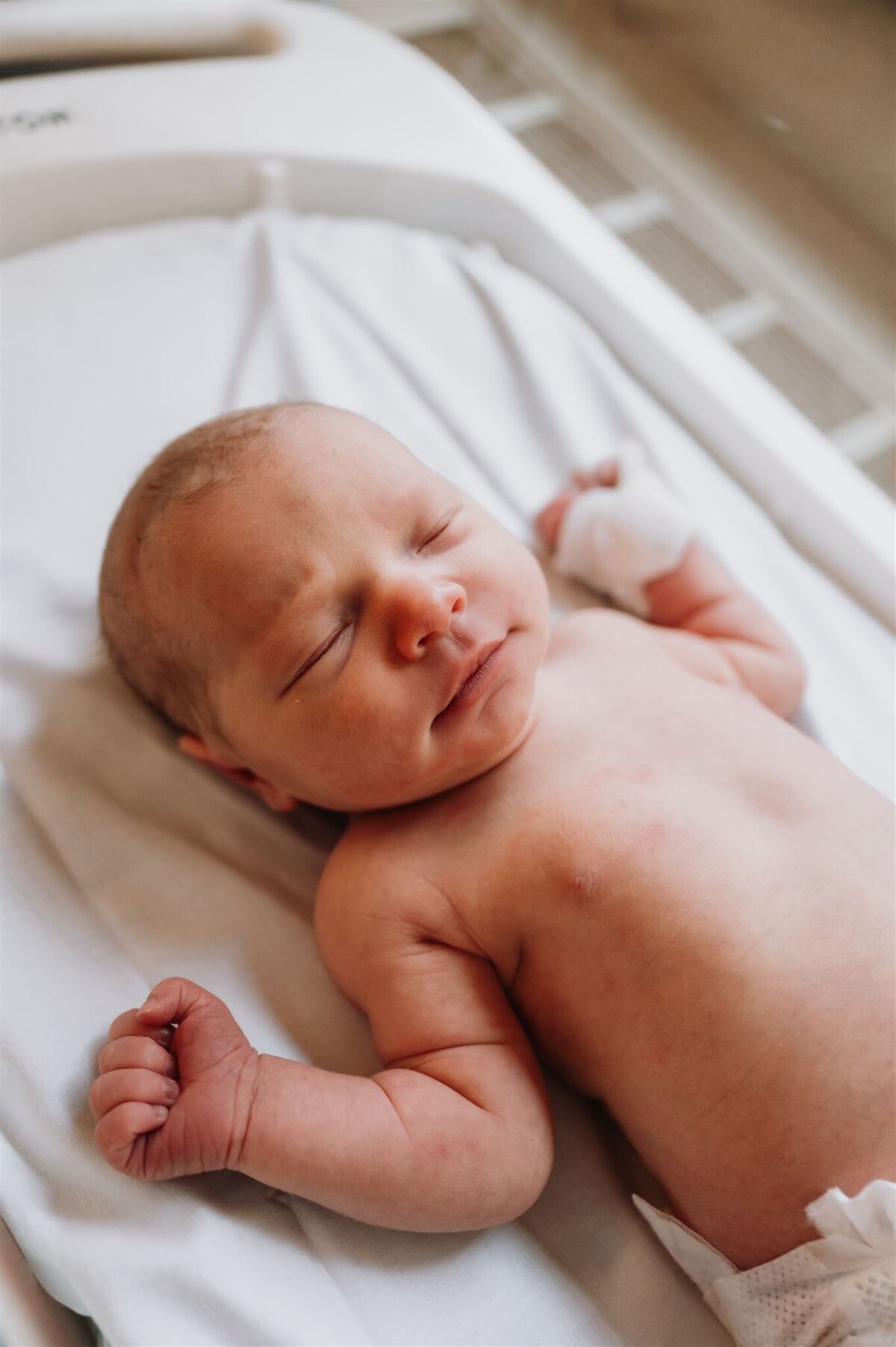 birth-photography-hospital-newborn-Rochester-minnesota