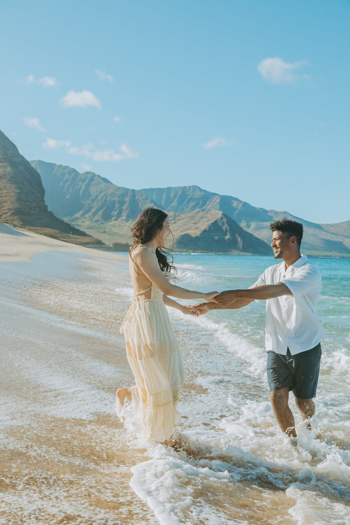Anniversary photos in Oahu Hawaii