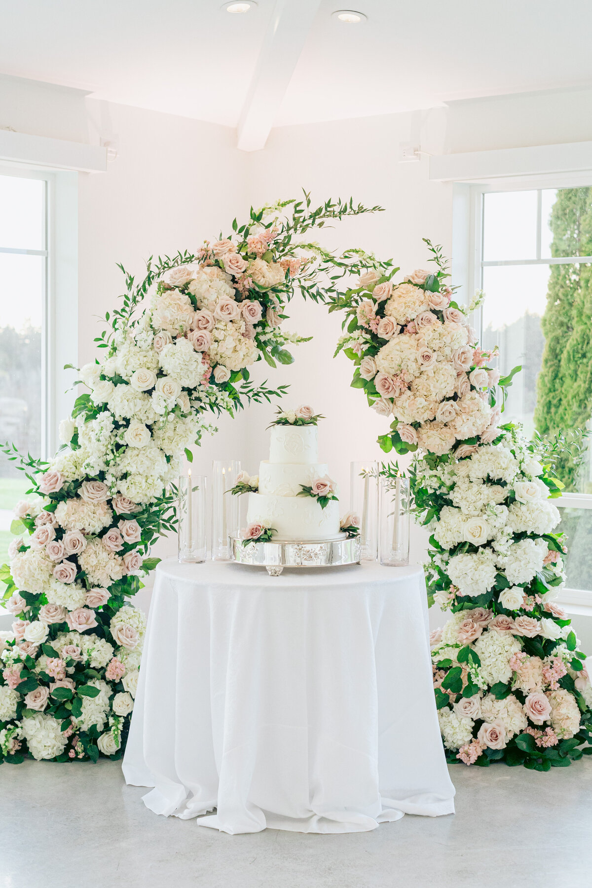 elegant cake and dessert  baker in the portland oregon area