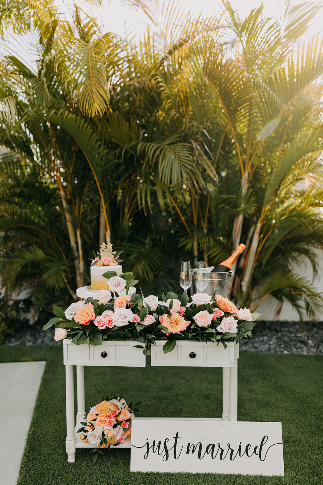 amber-mcwhorter-photography-florida-beach-elopement-chantilly-chic-celebrations-1
