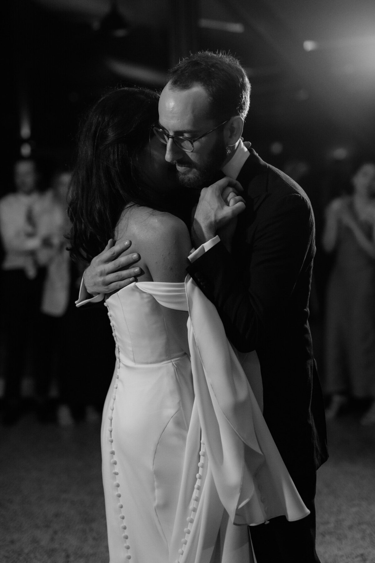 romantic-first-dance