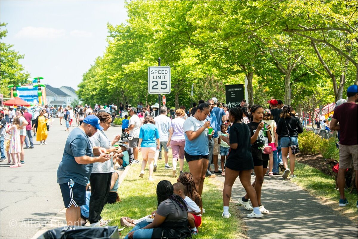 Homeowners Association Neighborhood Block Party