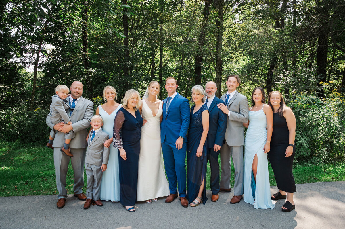 wedding family photo of large group