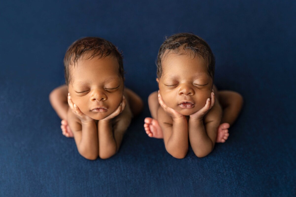 newborn-twins_Sayre-Briele-Photography-LLC_Keziah-1