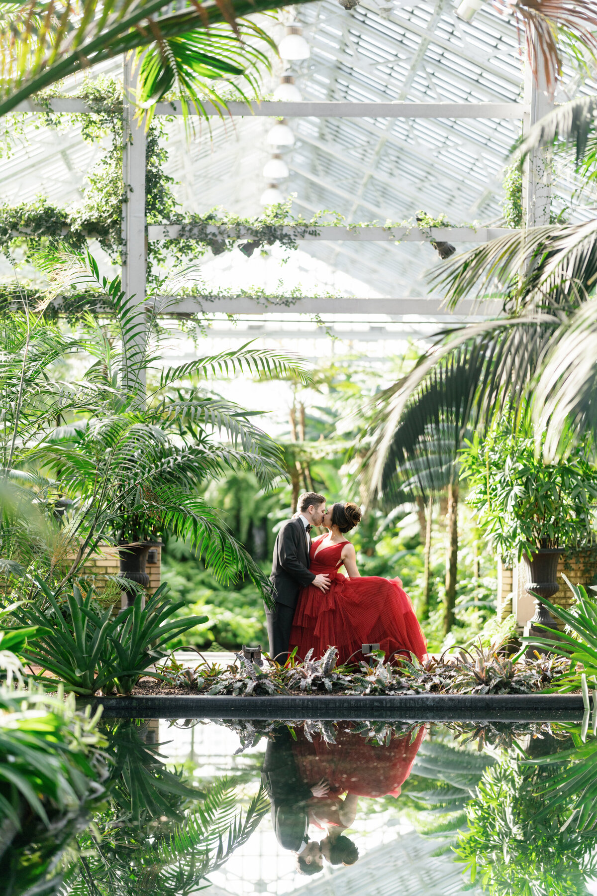 Aspen-Avenue-Chicago-Wedding-Photographer-Grace-and-Ivory-PressRoom-bryjeanartistry-Editorial-tamara-holden-Garfield-Park-Conservatory-ECBG-Cake-FAV-33