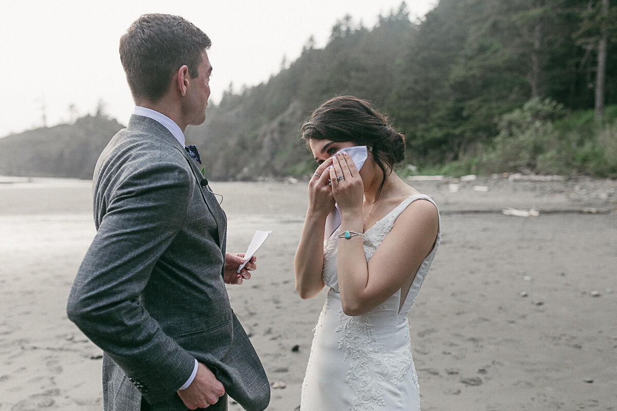 washingtonelopementphotographer-fernacreswedding-forkswashingtonwedding-pnwelopement-105