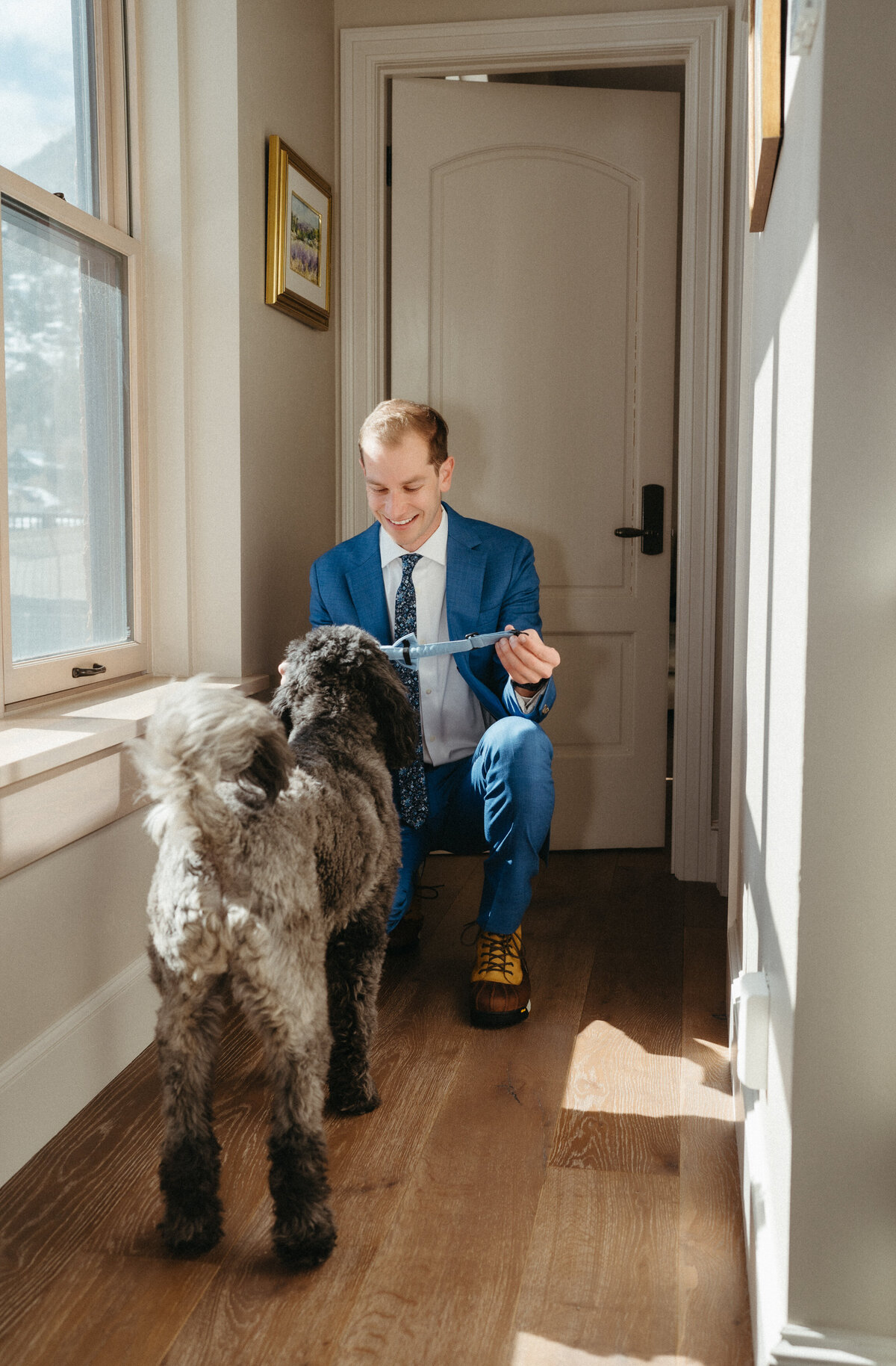 Sam-Murch-Photography-Ouray-Winter-Elopement-with-dog-11