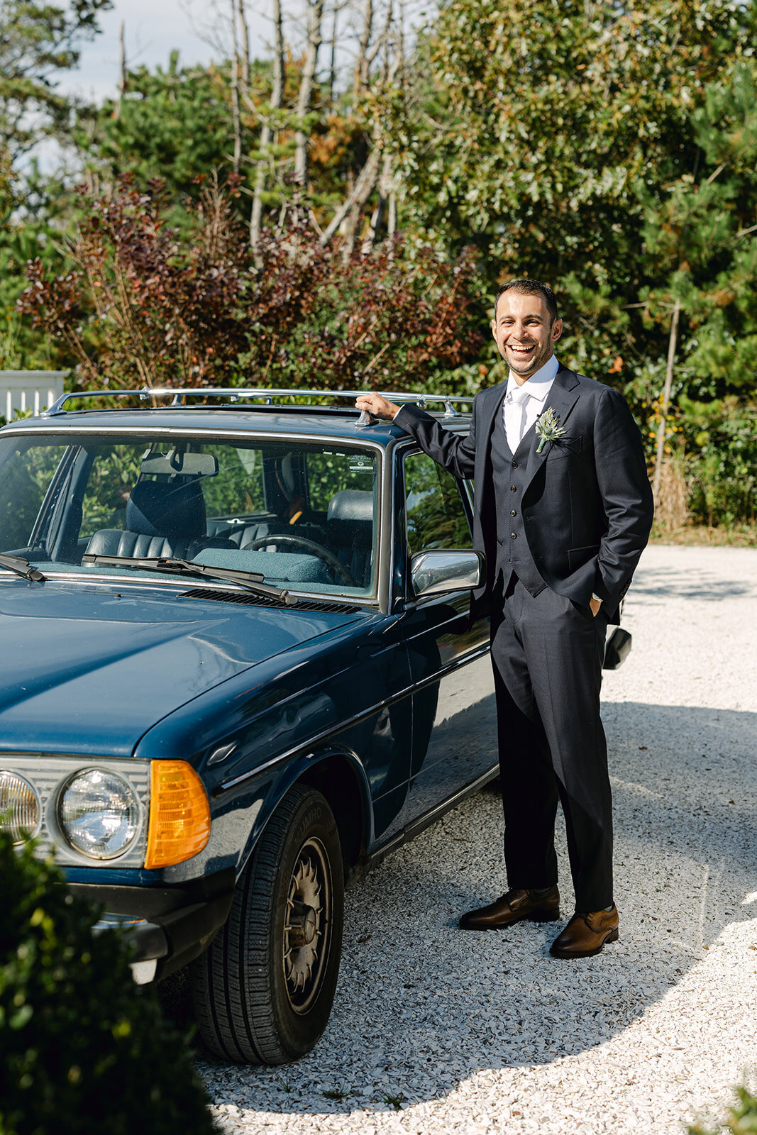 MarthasVineyardWedding_KenzieMatt_MattMorning_SamBrooks-77
