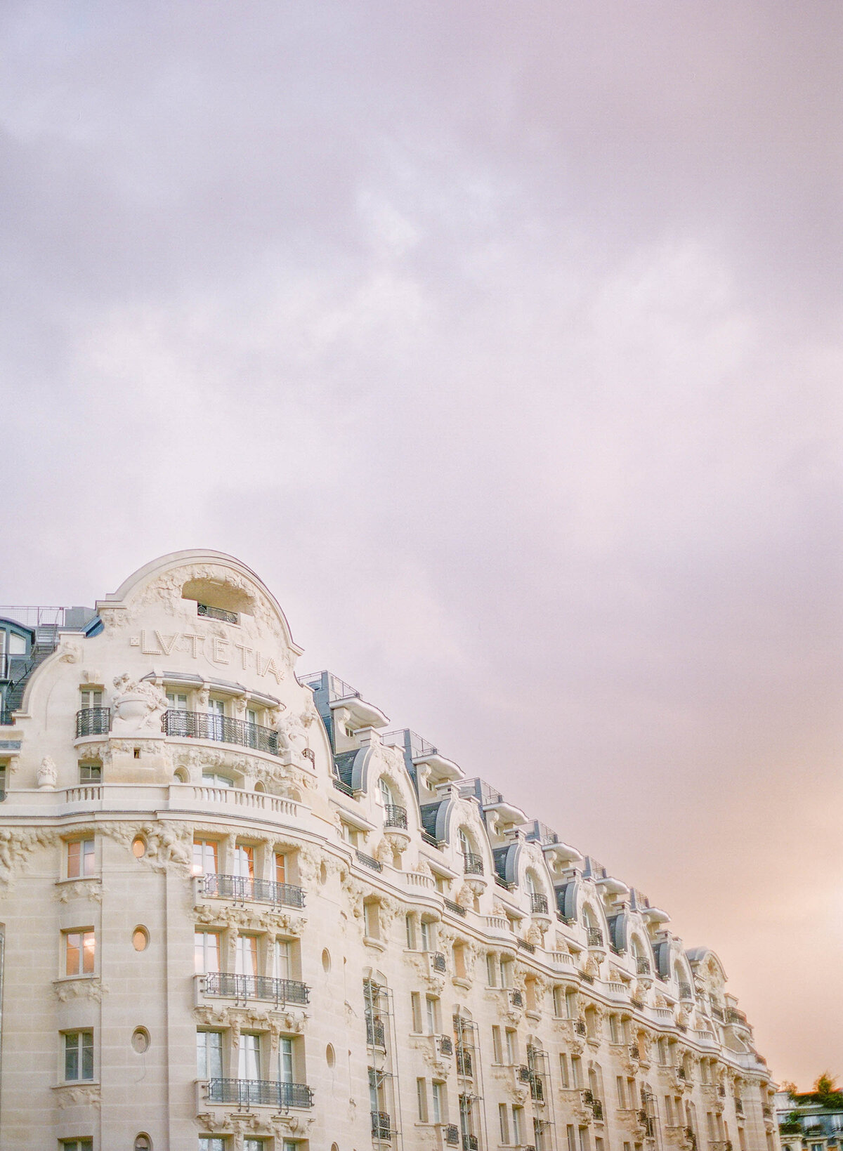 Chateau-Grand-Luce-Wedding-Photographer-Molly-Carr-173