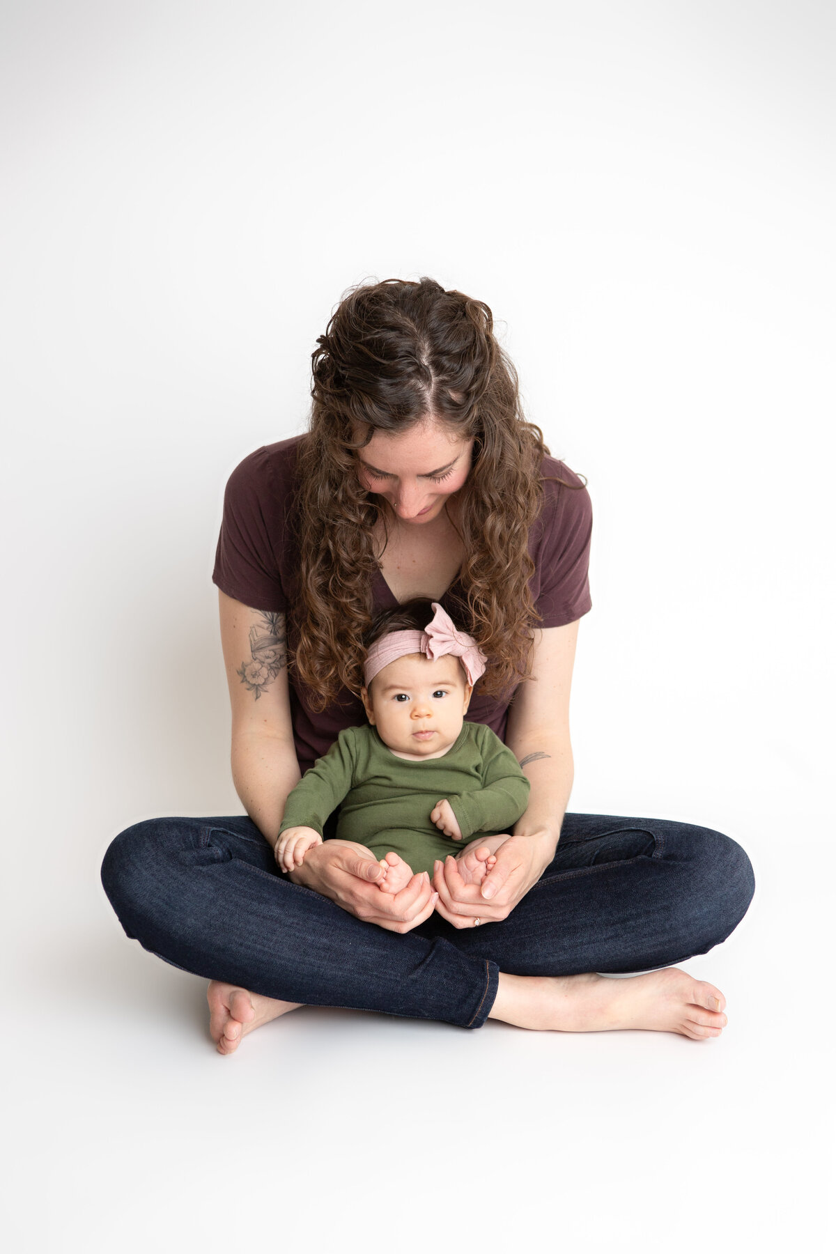 Pure White Savage Seamless Backdrop with simple mother daughter pose