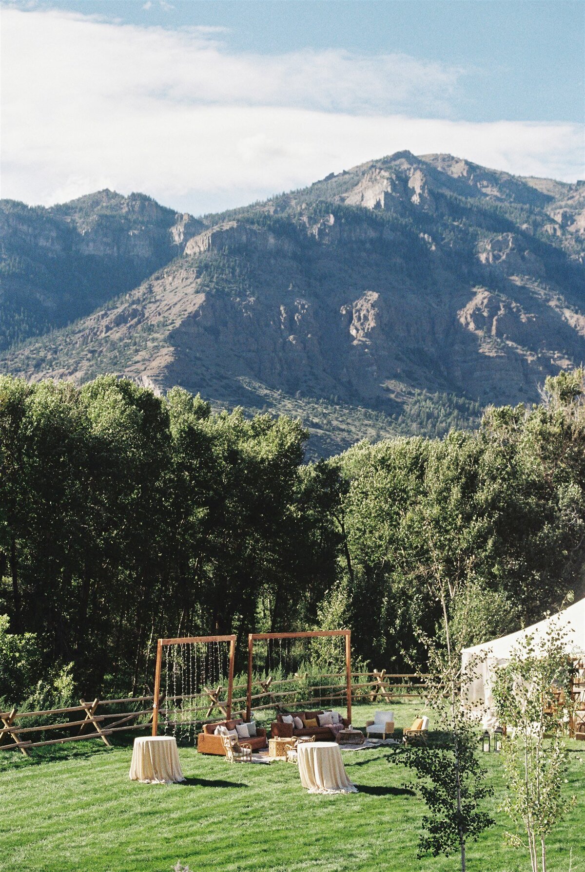 Wyoming-Wedding-Scenery