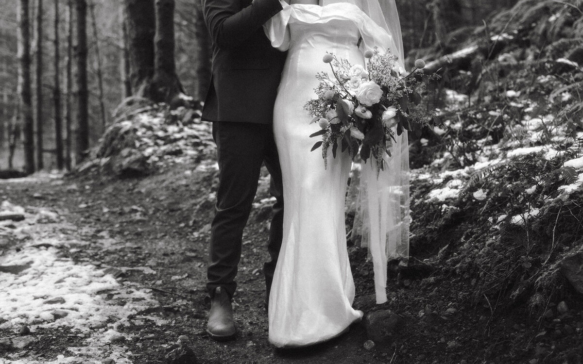 bc-vancouver-island-elopement-photographer-taylor-dawning-photography-forest-winter-boho-vintage-elopement-photos-58