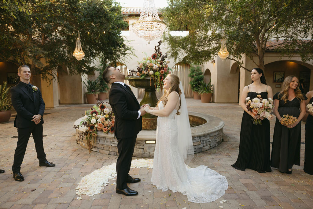 pretty-palm-leaf-event-co-molly-and-rodrigo-wedding-in-serra-plaza-38