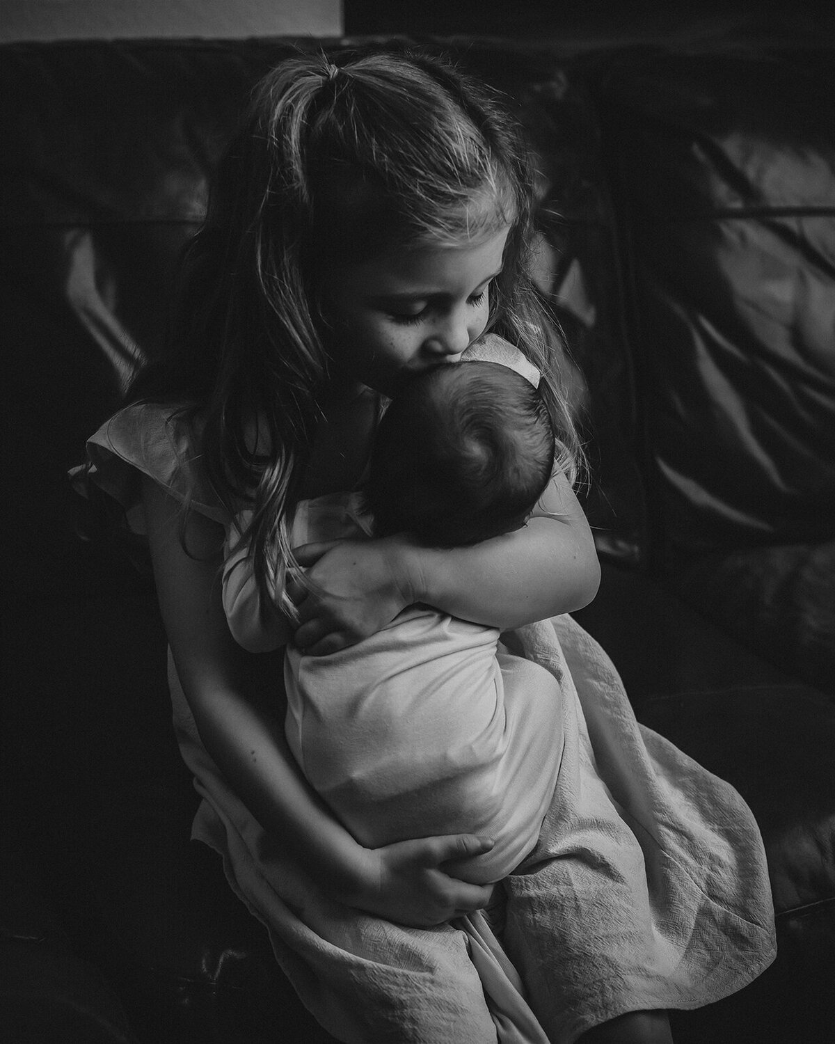st-louis-newborn-photographer-6069-bw