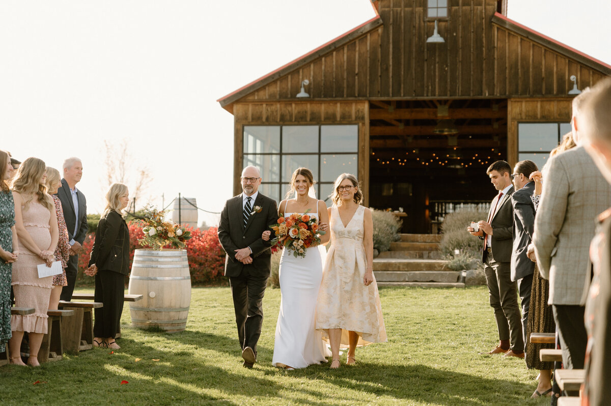october_fall_trezzi_farm_winery_greenbluff_spokane_washington_wedding_05