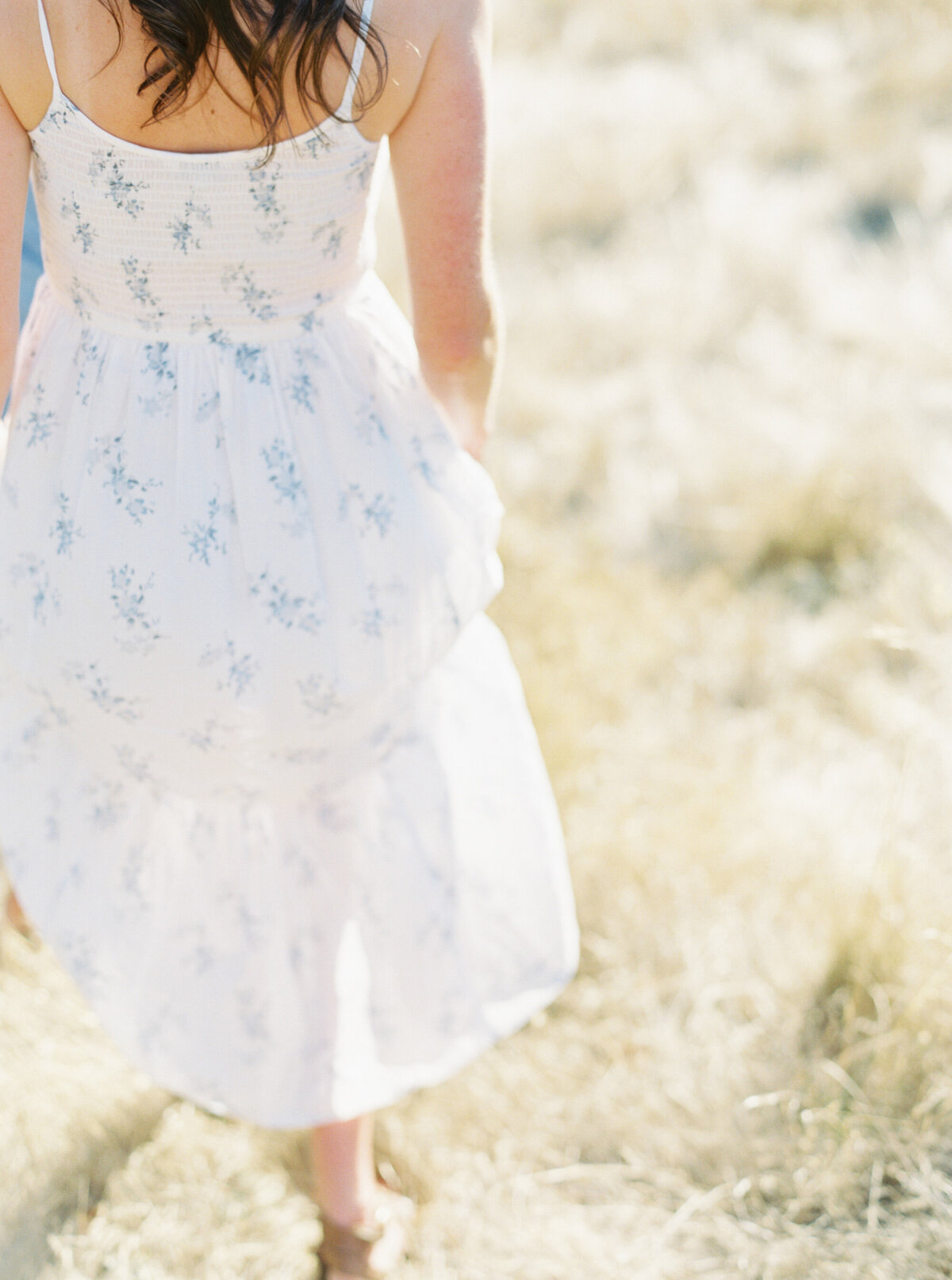 Emily March Photography Wilmington, North Carolina and Destination Wedding Engagement Photographer Heirloom Photography for Memorable Gatherings Light Airy Sentimental Imagery Images Weddings Risks_31