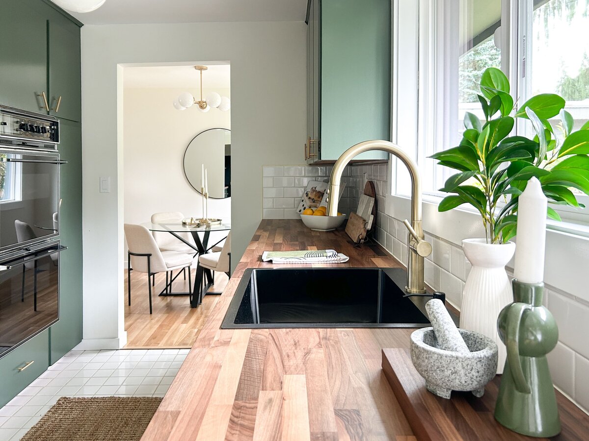 vacant-staging-shoreline-remodel-kitchen-modernmollusk-3