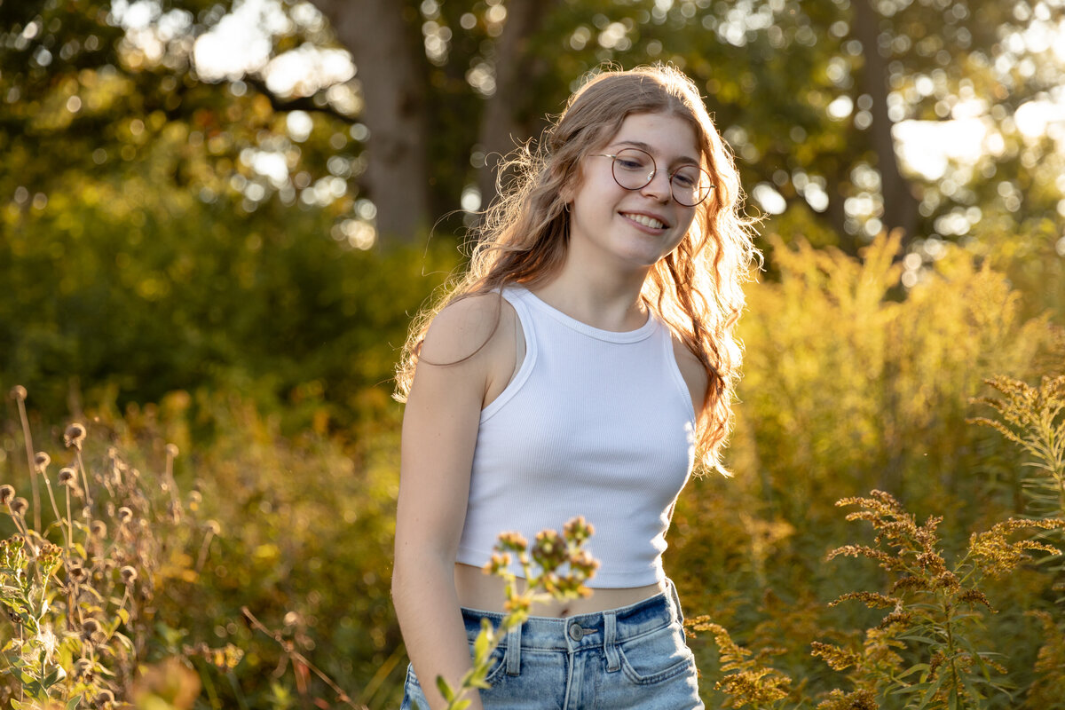 golden-hour-senior-flower-photo