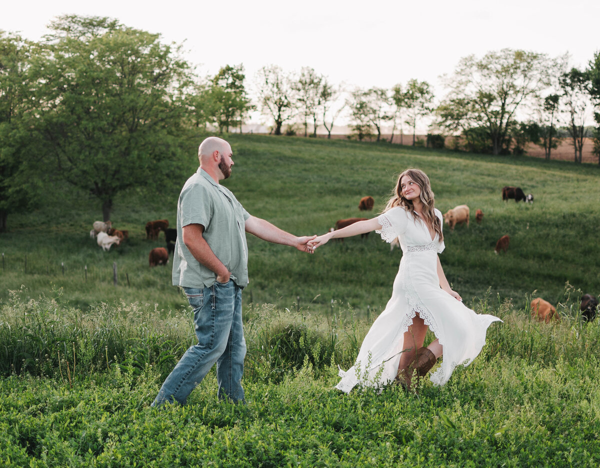 Taylor Elizabeth Photography Weddings and Lifetyle Photographer in Indiana Engagement Photo 8
