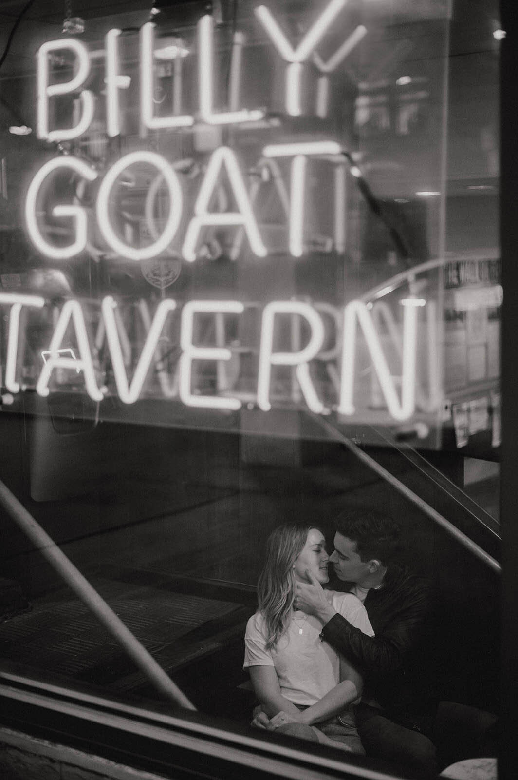 billy-goat-tavern-chicago-engagement-photos-bar-pub-editorial-melissa-ferrara-photography