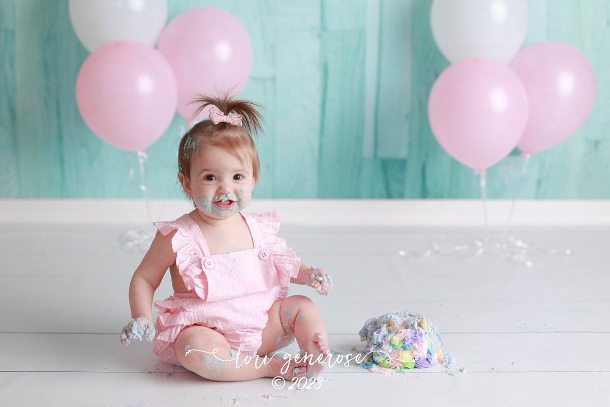 lehigh-valley-photographer-lori-generose-lg-photography-cake-smash-girl-easton-pa