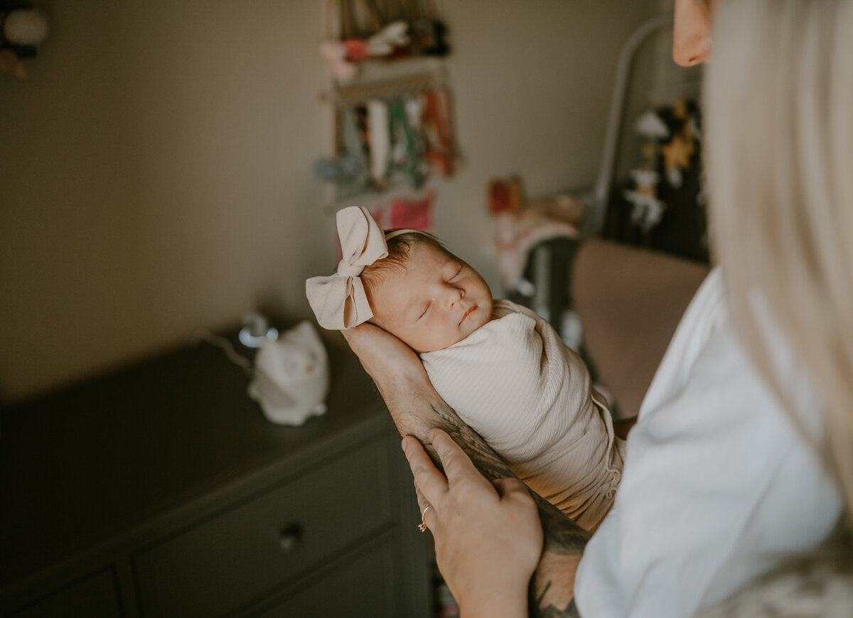 Fort riley lifestyle newborn photographer