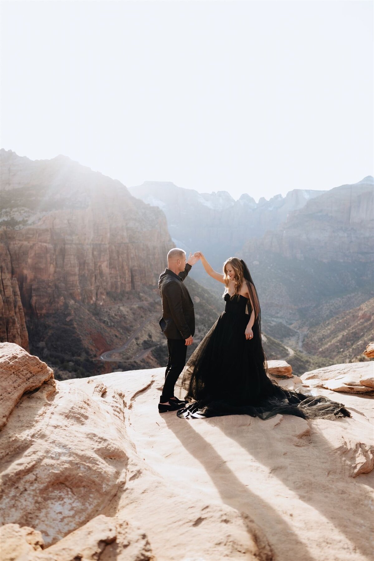 Zion-Elopement-overlook_Becca Photo-287_websize