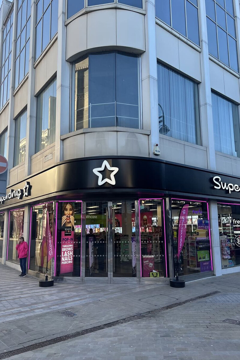 ellis-signs-curved-aluminium-fascia-superdrug-newcastle-gateshead-north-east