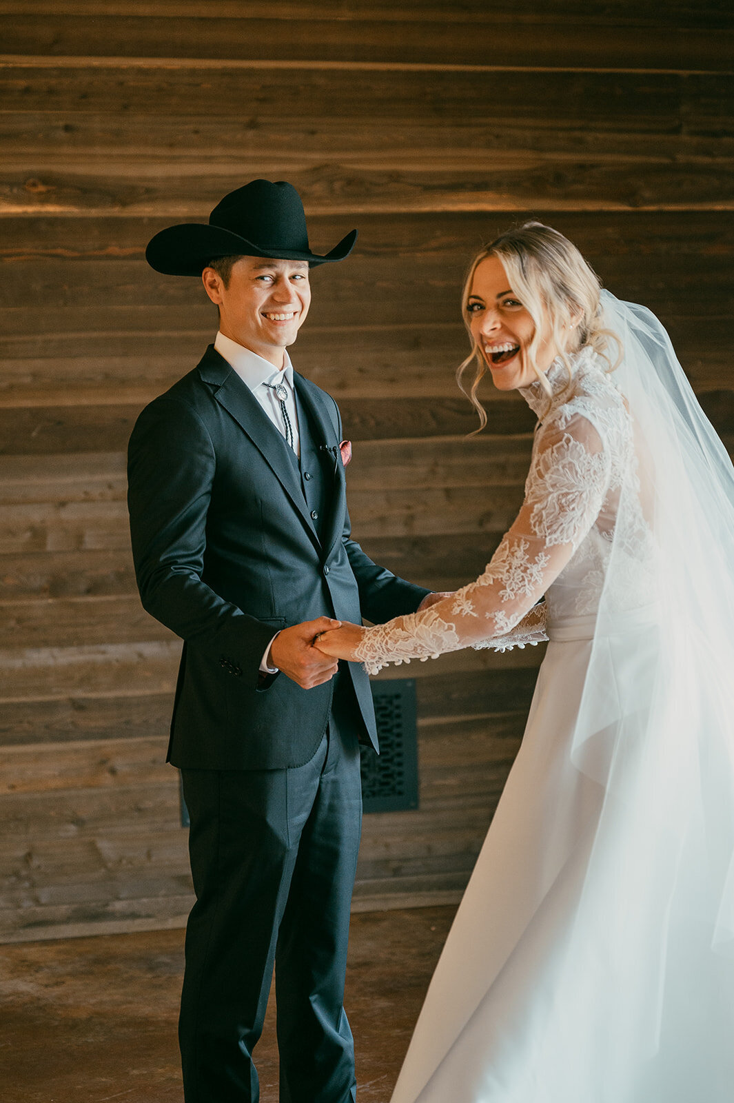 presley-gray-photo-Deerlodge-rustic-western-Montana-wedding-3787