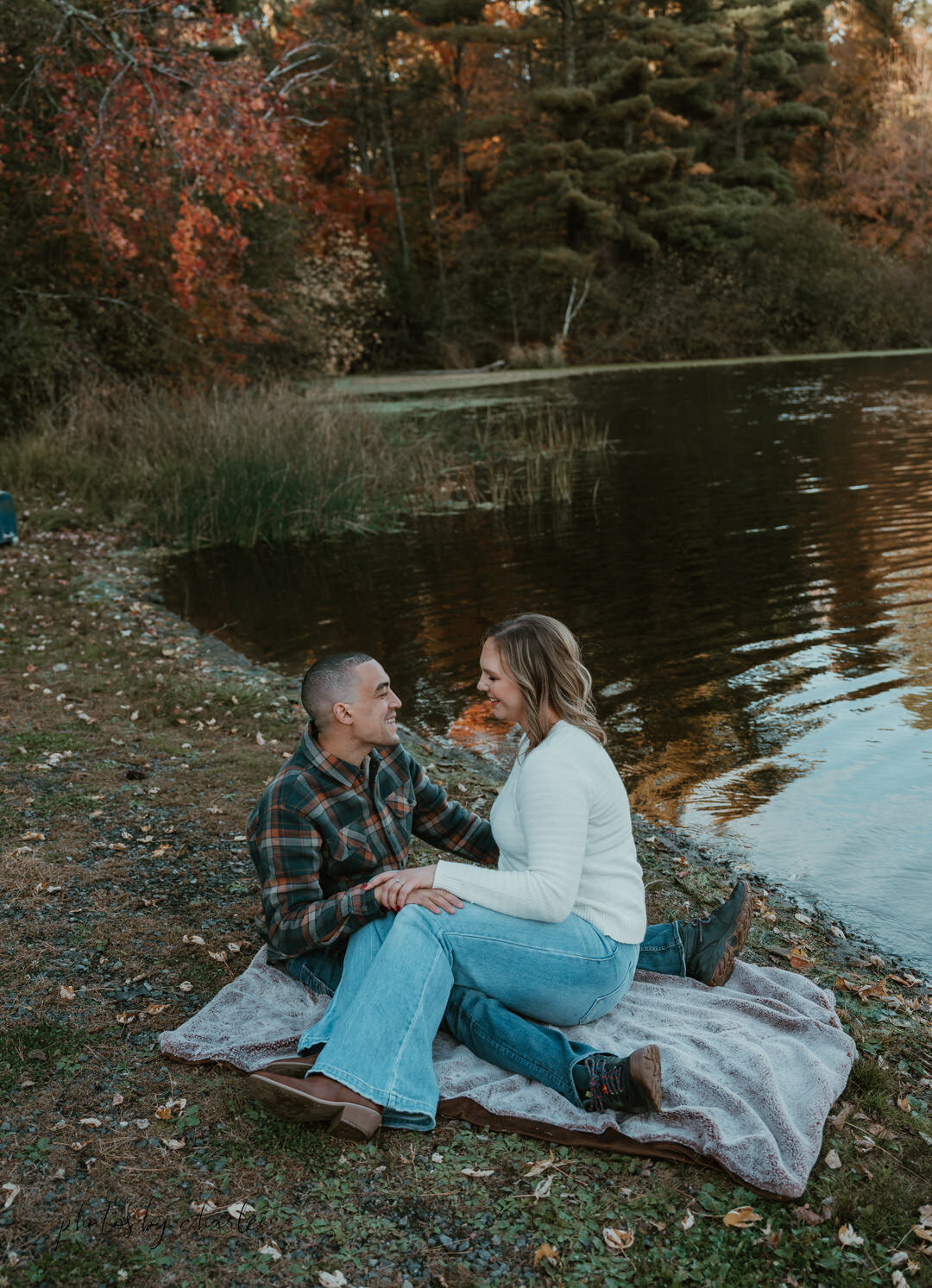 eau claire engagement photographer-16